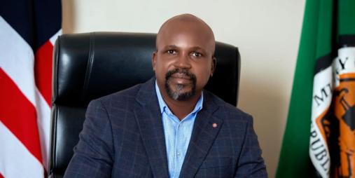 Hon. Roland Layfette Giddings, Minister.